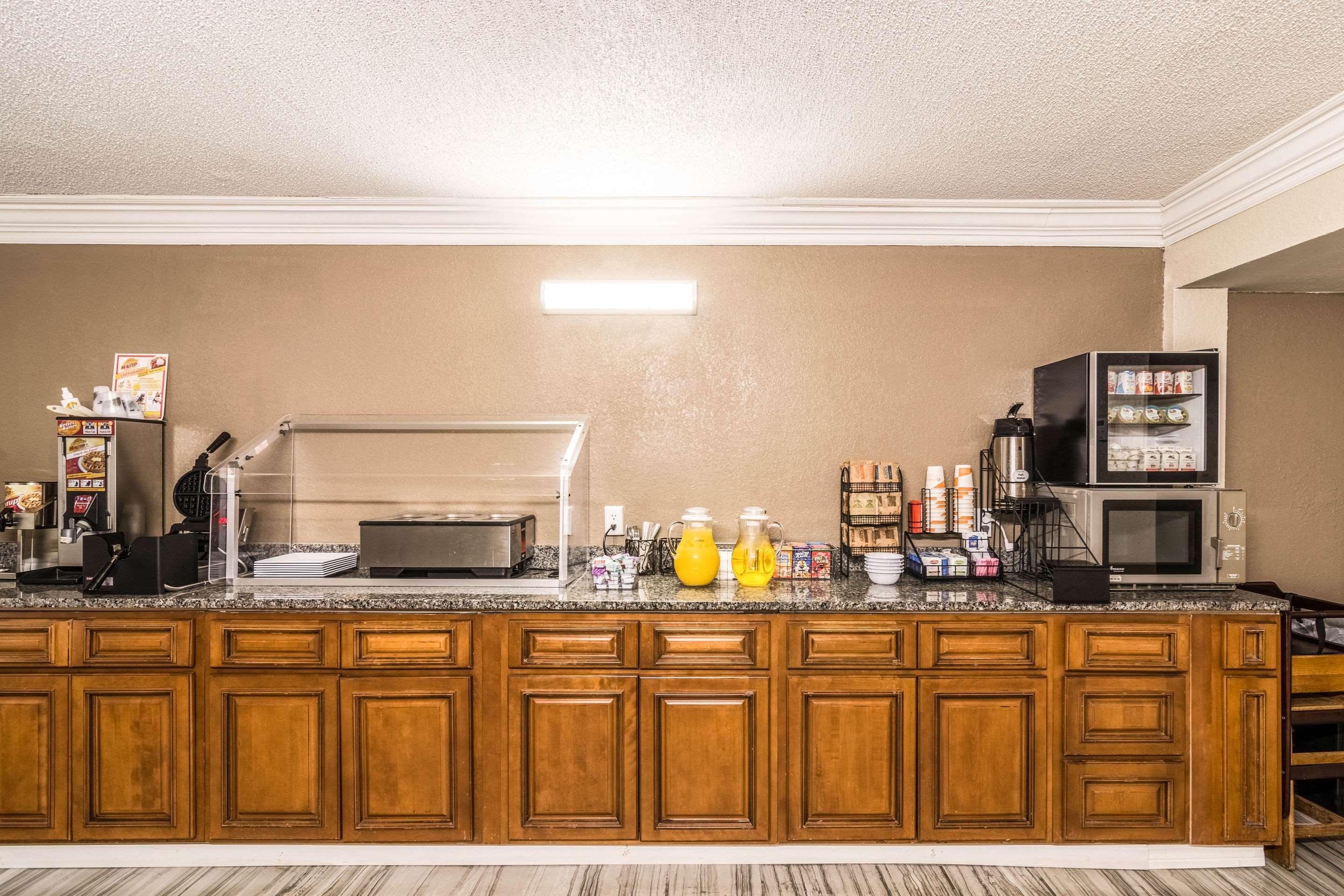 Quality Inn Пенсакола Экстерьер фото