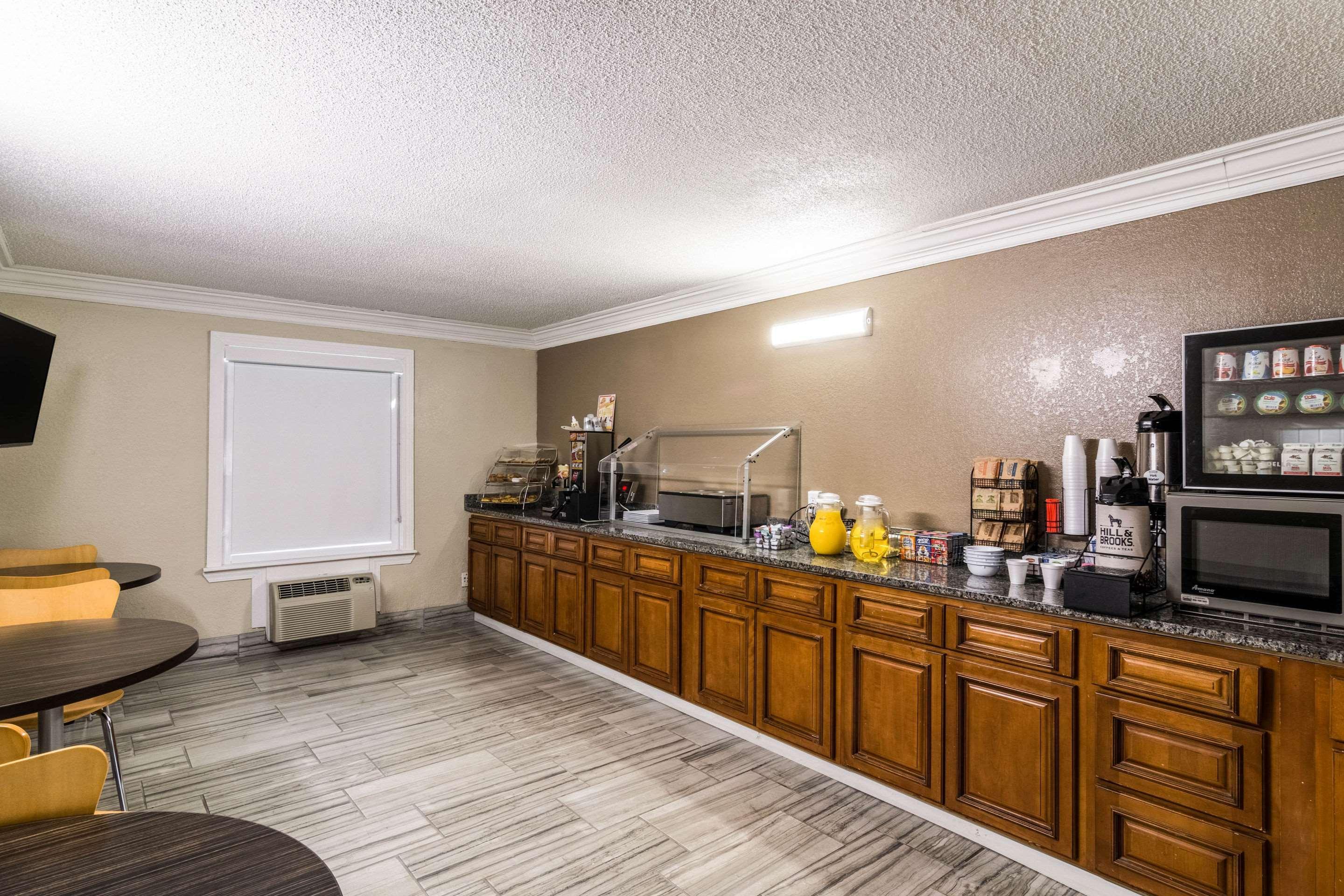 Quality Inn Пенсакола Экстерьер фото