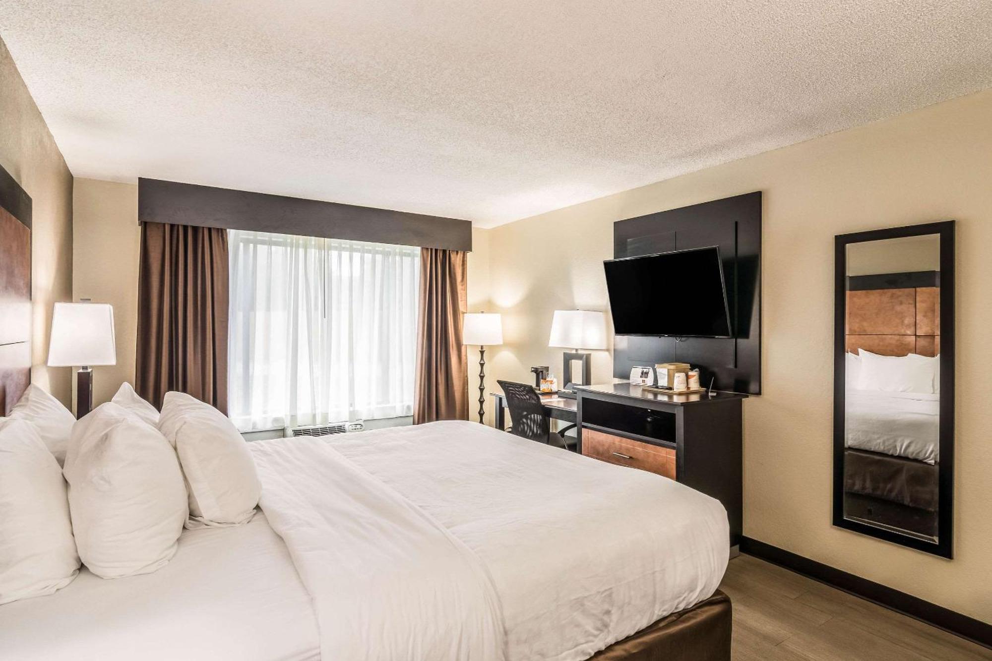 Quality Inn Пенсакола Экстерьер фото